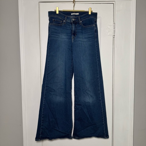 Levi's 318 Shaping Wide Leg Denim Jeans in Clever Girl 29x32 - Picture 5 of 15